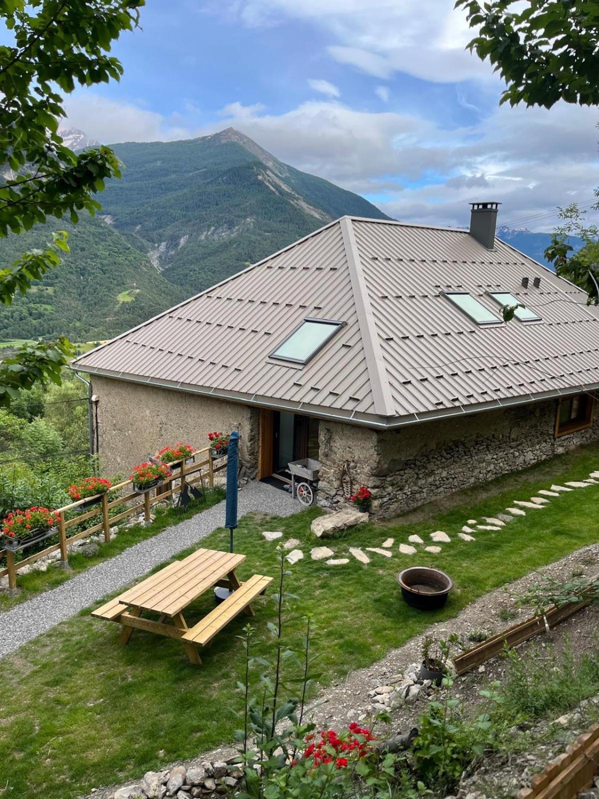 Le Couleau Bed & Breakfast Chateauroux-les-Alpes Dış mekan fotoğraf